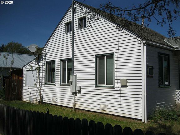 2nd image of 434 NE Neal Ln