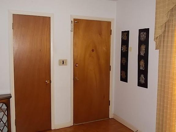 4th image of 333 Emerson Dr
