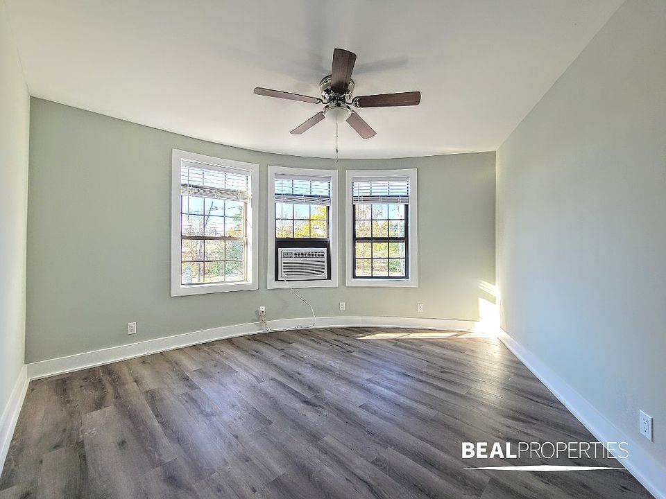 1st image of 725 Saint Johns Ave #18