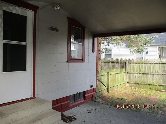 4th image of 421 Blaine Ave