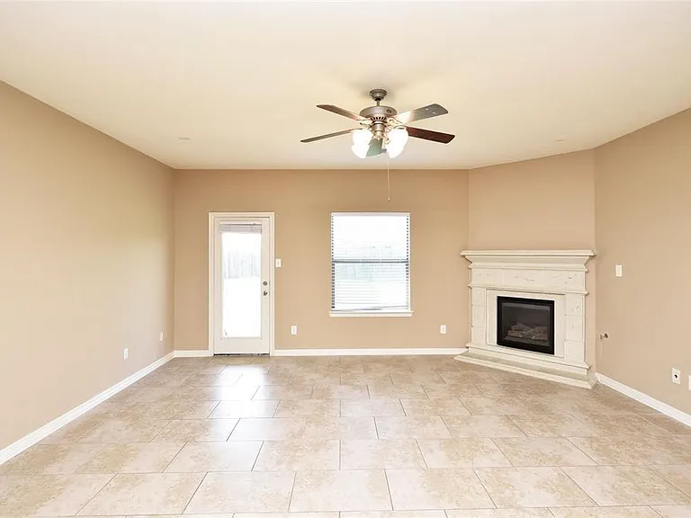 4050 Calaway Oaks Ln — Photo 5