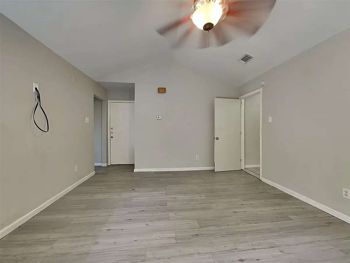 Building Photo - 12811 Roandale Dr