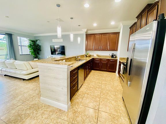 4th image of 8064 Prestbury Dr