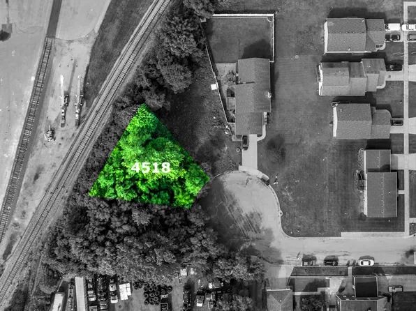 4518 Geneva Glenn Ct, East Chicago, IN 46312