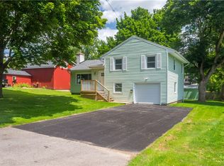 610 S Lincoln Rd, East Rochester, NY 14445