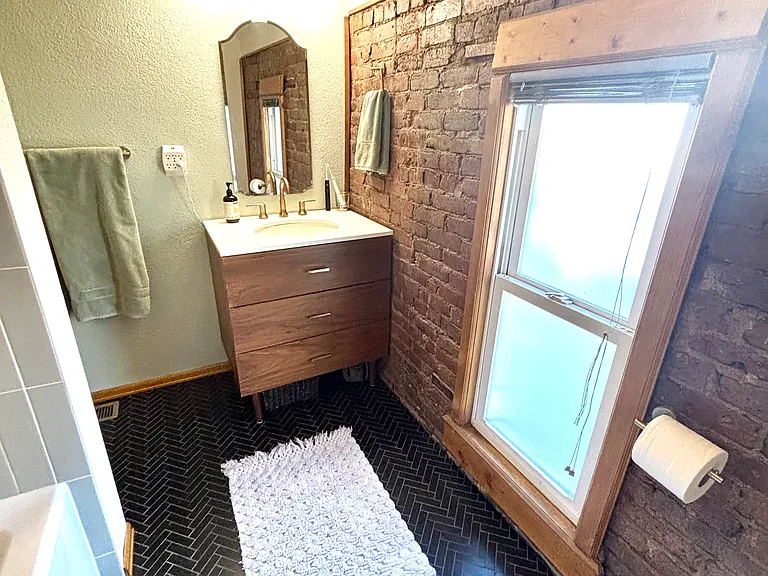 126 Galapago St — Photo 24