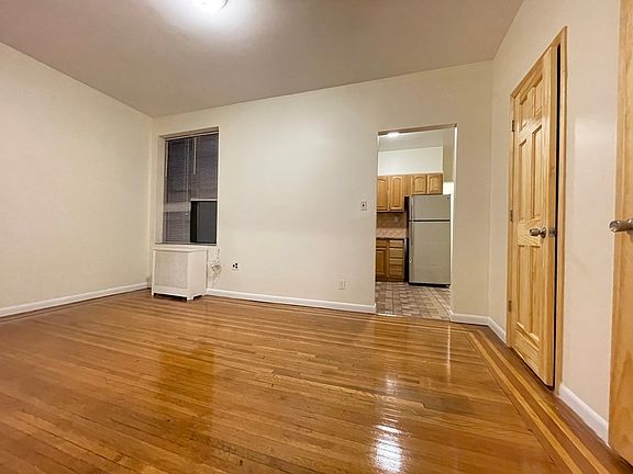 5th image of 21-09 38th St #2I
