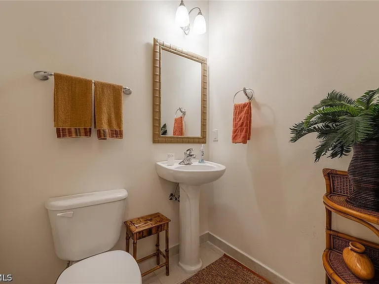 2825 Palm Beach Blvd #703 — Photo 24