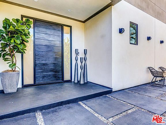 4th image of 3317 Veteran Ave