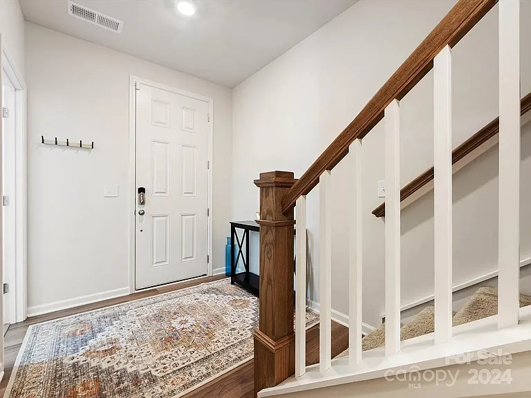 10118 Hemingway Pl — Photo 3