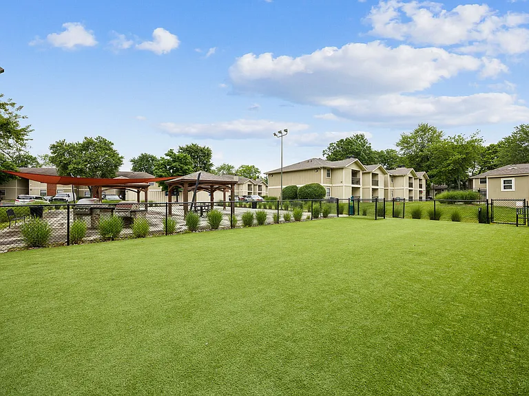 Cypress Pointe — Photo 39