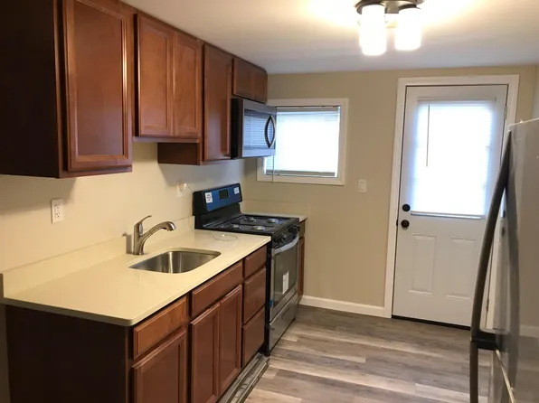 35 Botsford Ave #B, Milford, CT 06460