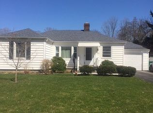 890 S Grosvenor Rd, Rochester, NY 14618