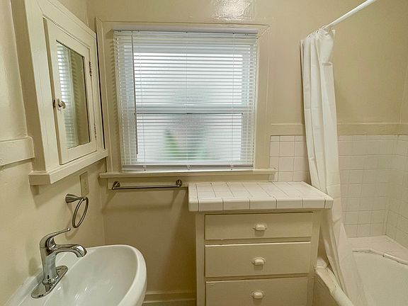 4th image of 2106 E Bermuda St #103