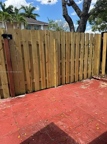 3 bed, 2.5 bath, 1220 sqft, $2,500 — Photo 2