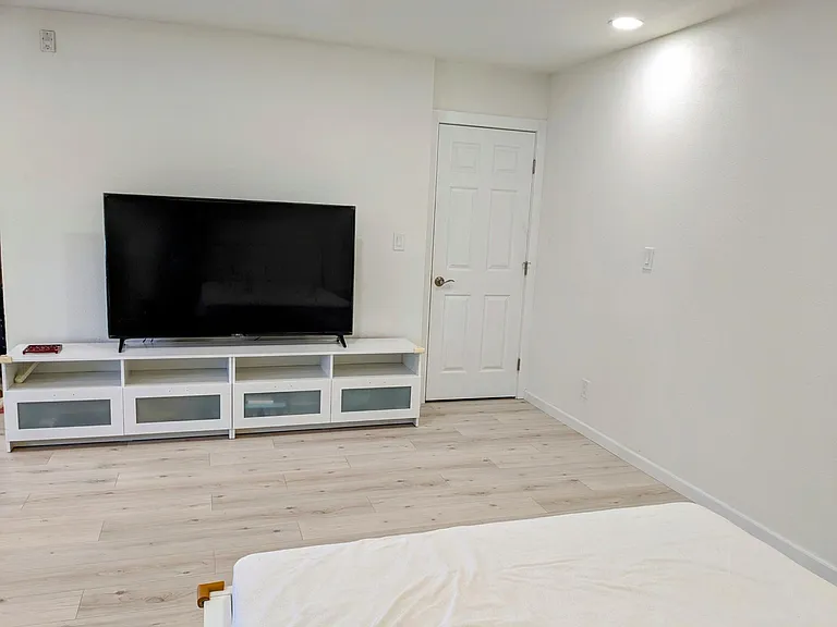 10513 Glencoe Dr — Photo 1