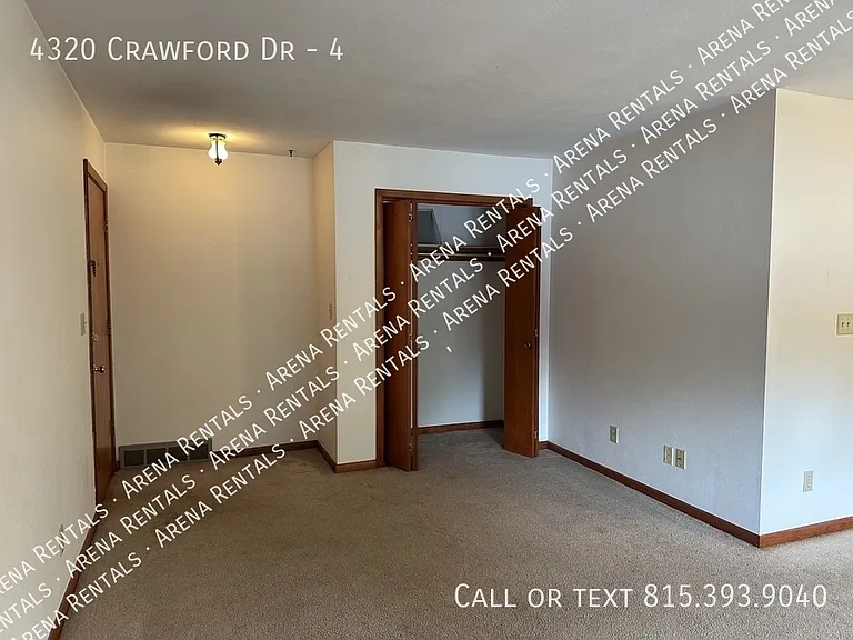 4320 Crawford Dr #4 — Photo 2