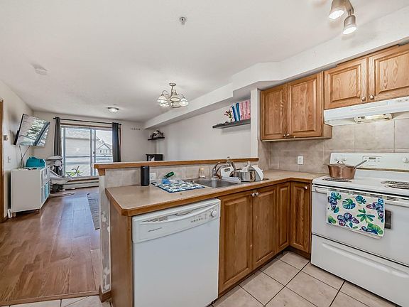 5th image of 205-92 Saddletree Ct NE #205
