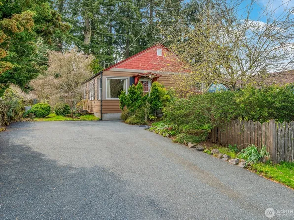 16751 Linden Avenue N, Shoreline, WA 98133