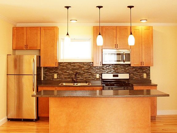 3rd image of 116 N Winooski Ave APT 4