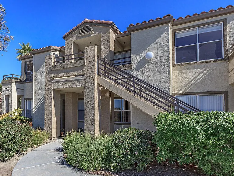 240 Avenida Vis — Photo 43