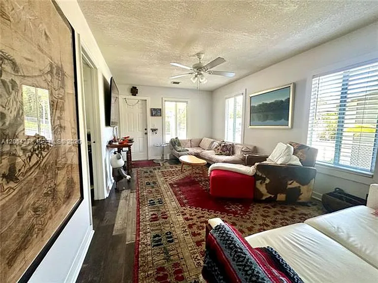 3611 Oak Ave #3611 — Photo 5