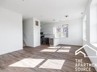 2700 W North Ave #206, Chicago, IL 60647