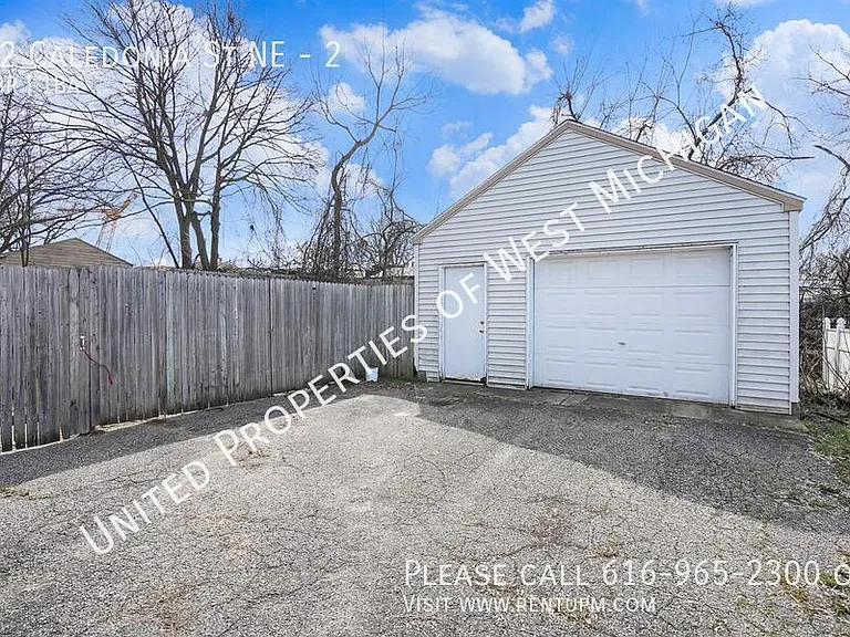 42 Caledonia St NE #2 — Photo 14