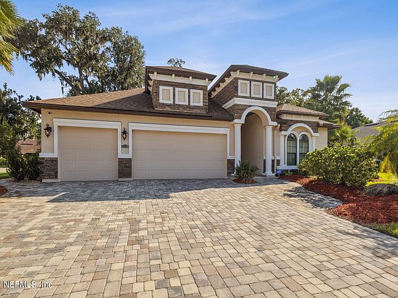 3rd image of 2713 CHAPMAN OAK Drive