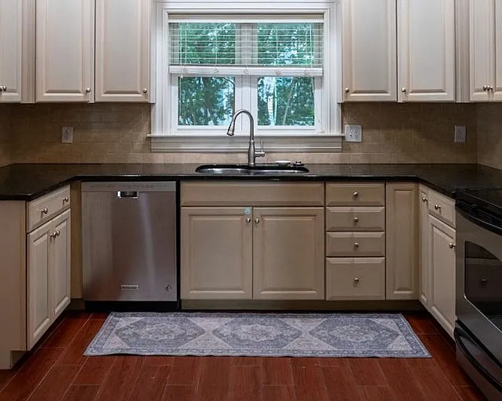 409 W Wooster St — Photo 33