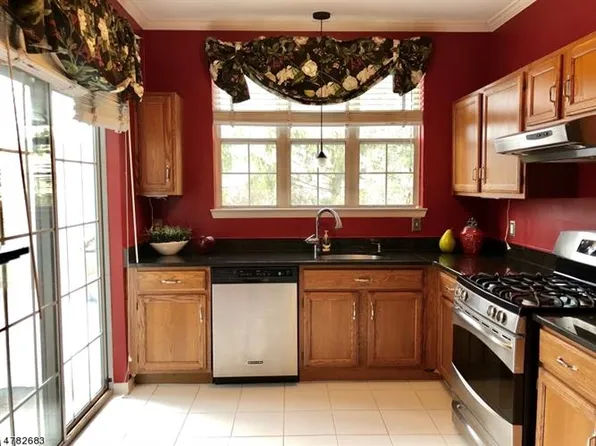 7 Witherspoon Ct #804, Morristown, NJ 07960