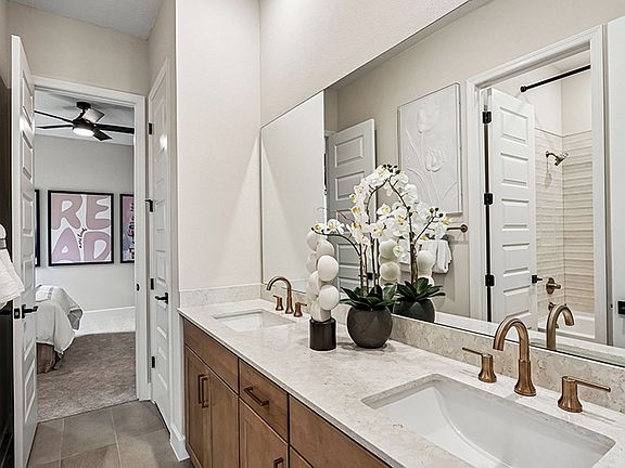 Darius Model Secondary Bathroom