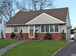 170 Andrew Ave, East Meadow, NY 11554