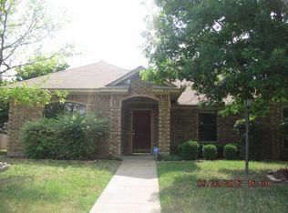 801 Andalusia Trl, Desoto, TX 75115