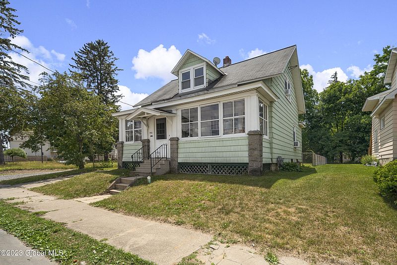 2nd image of 950 Harrison Avenue