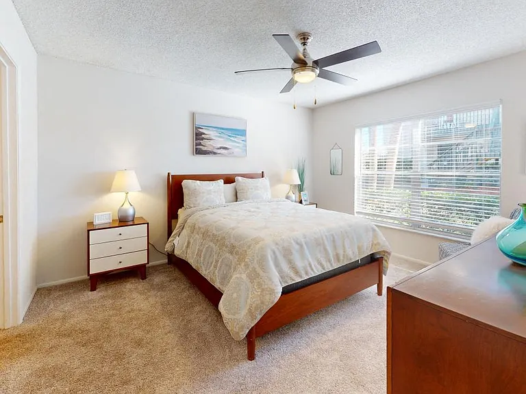 Somerset Apartments — Photo 6