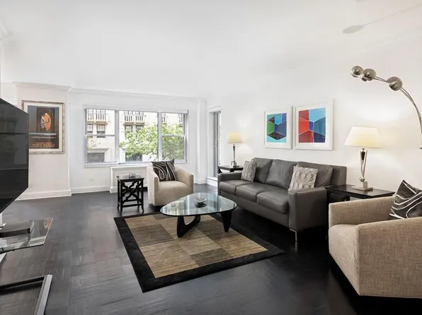 2 Fifth Avenue image 1 of 10