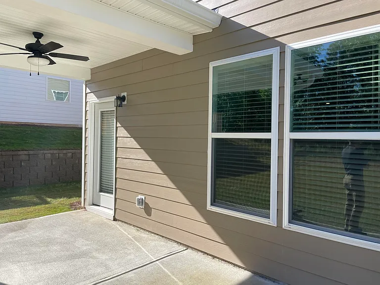 715 Courtland Dr — Photo 19