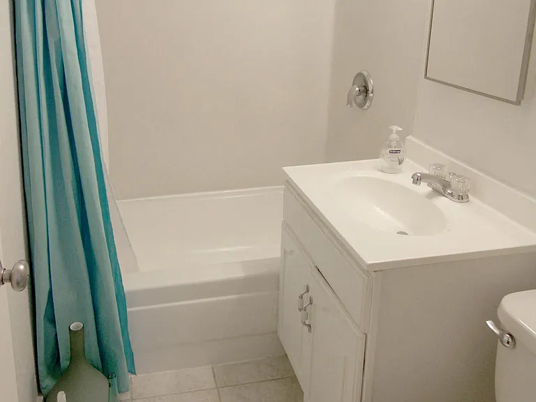 Monticello Apartments — Photo 35