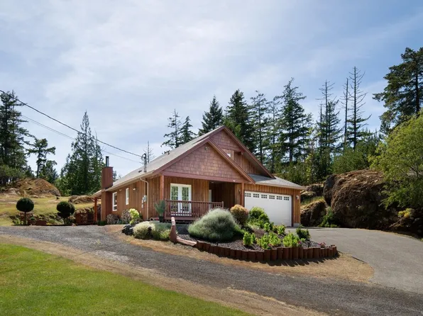 2730 Phillips Rd #B, Sooke, BC V9Z 0Y3