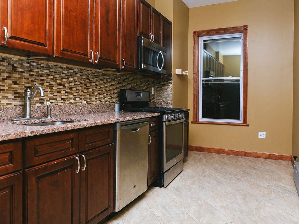 1st image of 770 Franklin Ave #3