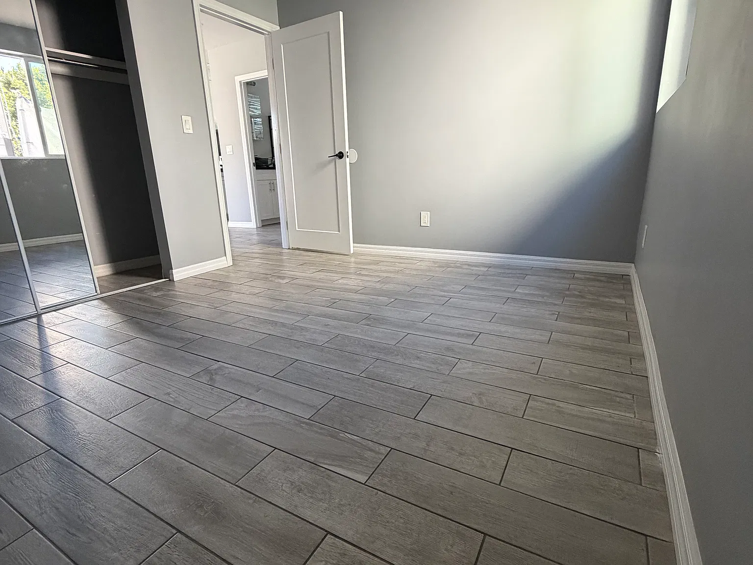 2 bed, 600 sqft, $2,200 — Photo 3