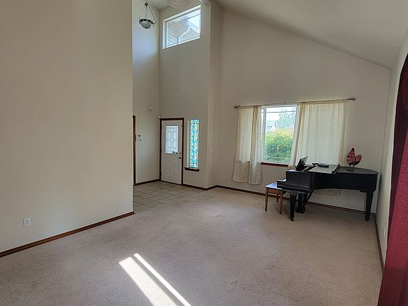 4th image of 16212 86th Avenue Ct E