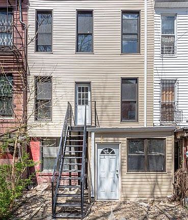 5th image of 730 Chauncey St #001