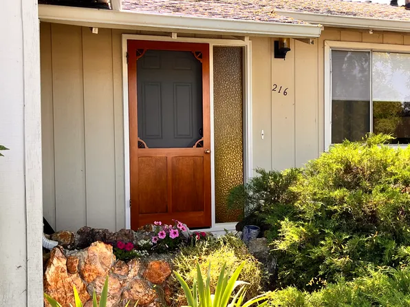 216 Cambridge St, Ashland, OR 97520