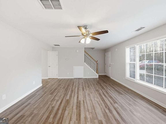 5th image of 560 Manning Rd SW