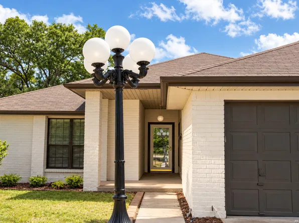 7606 Forest Moon, Live Oak, TX 78233