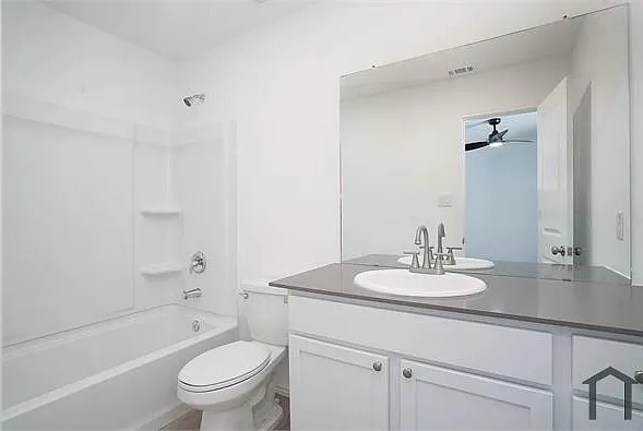 10921 Presa Way — Photo 13
