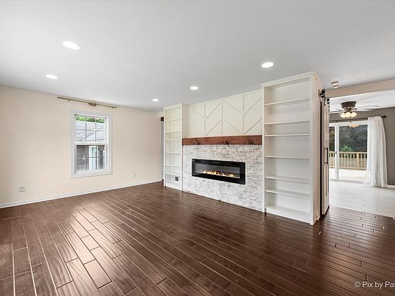 5th image of 1N038 Woods Ave