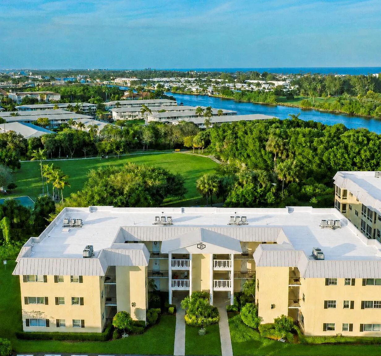 1 bed, 1.5 bath, 950 sqft, $2,000 — Photo 3